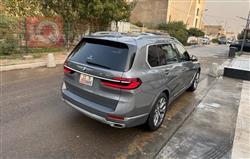 بی ئێم دەبڵیو X7